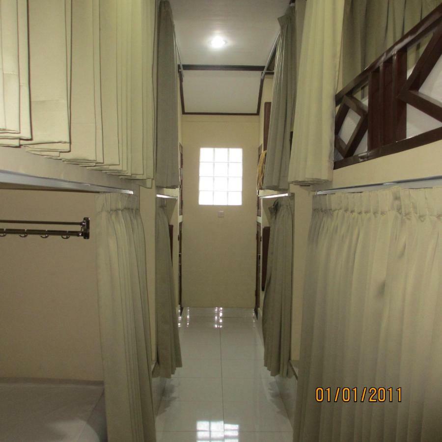 Pondok Aldi Hostel Amed Exterior foto